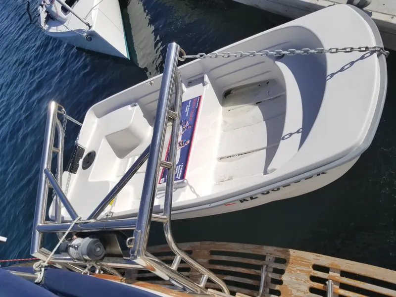 1978 Marine Trader Tri-Cabin