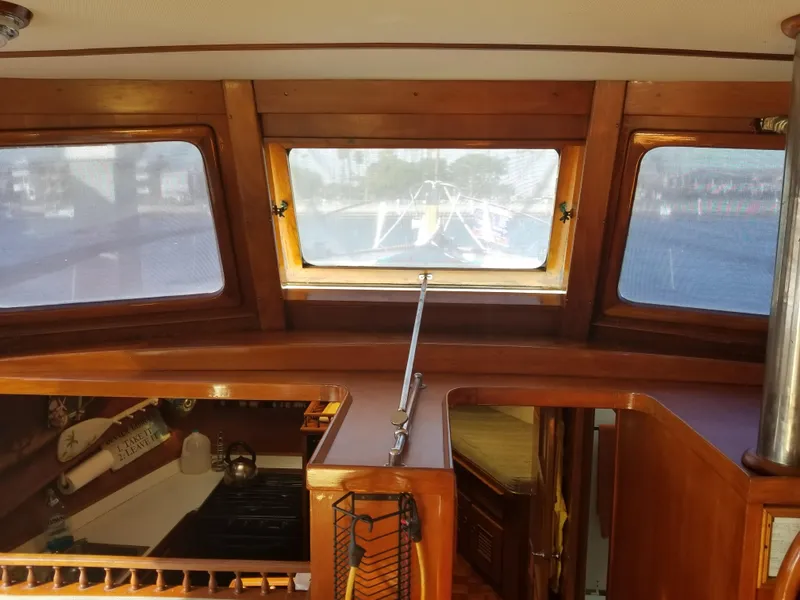 1978 Marine Trader Tri-Cabin