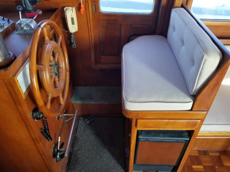 1978 Marine Trader Tri-Cabin