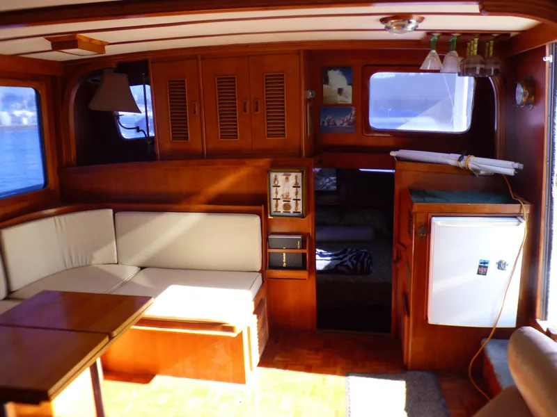 1978 Marine Trader Tri-Cabin