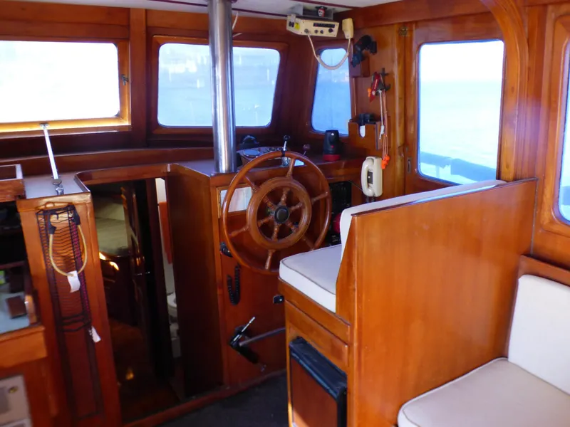 1978 Marine Trader Tri-Cabin