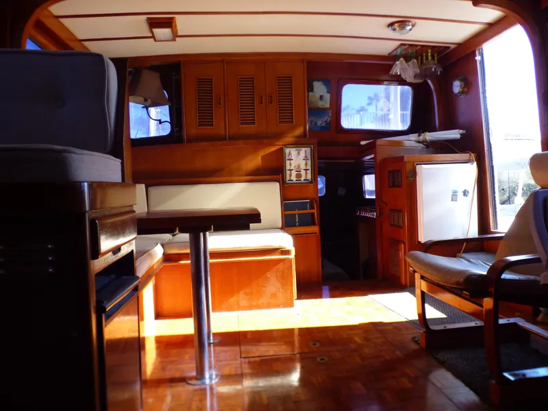 1978 Marine Trader Tri-Cabin