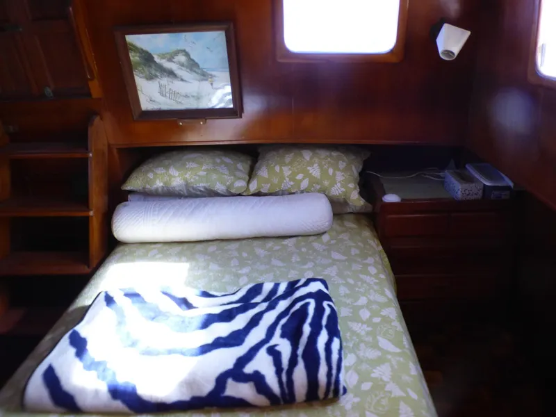 1978 Marine Trader Tri-Cabin
