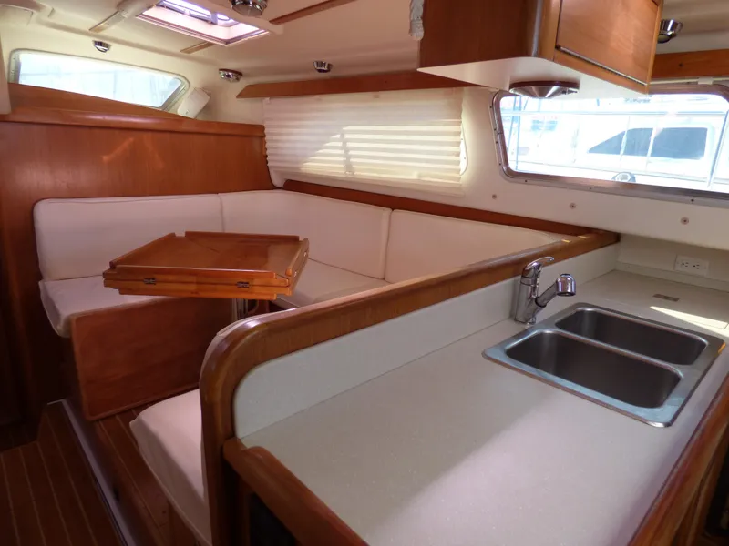 2006 Catalina Morgan 440