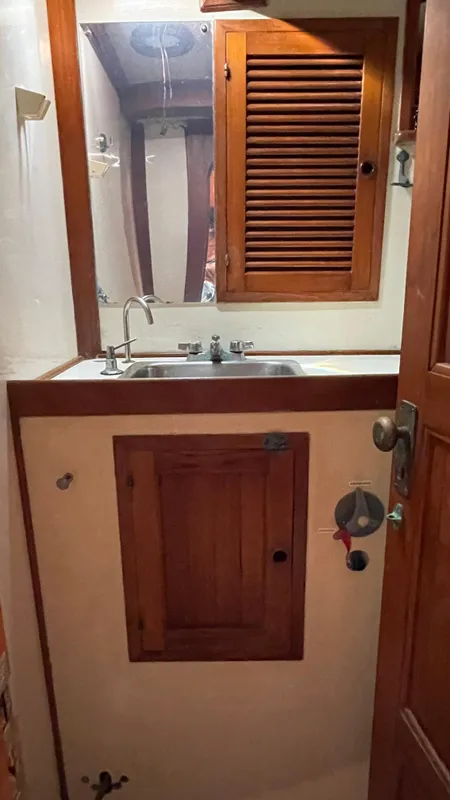 1981 Vagabond Ketch