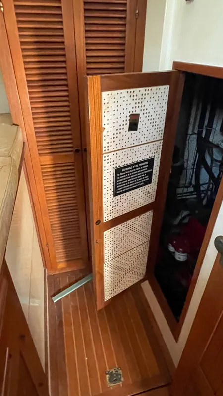 1981 Vagabond Ketch
