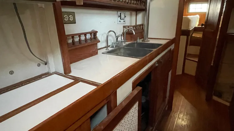 1981 Vagabond Ketch