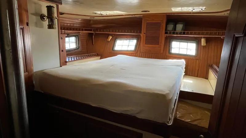 1981 Vagabond Ketch