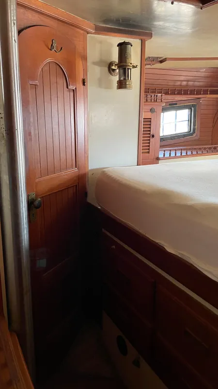 1981 Vagabond Ketch