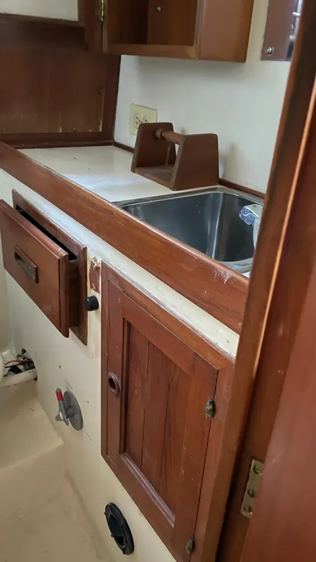 1981 Vagabond Ketch