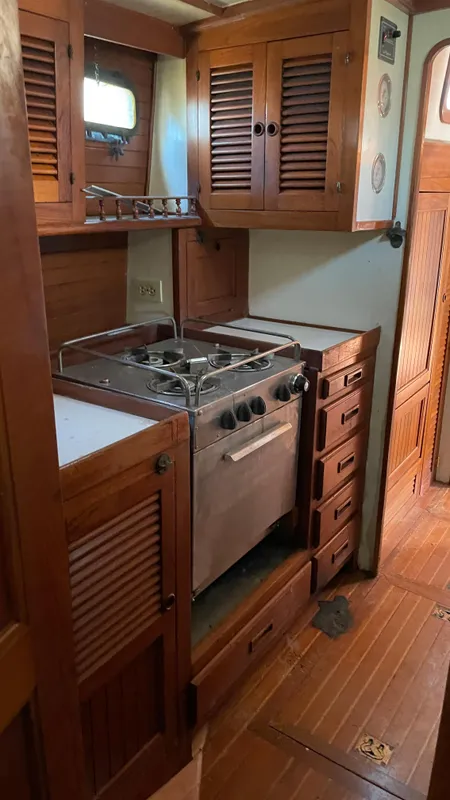 1981 Vagabond Ketch
