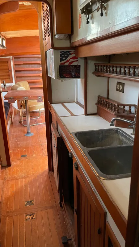 1981 Vagabond Ketch