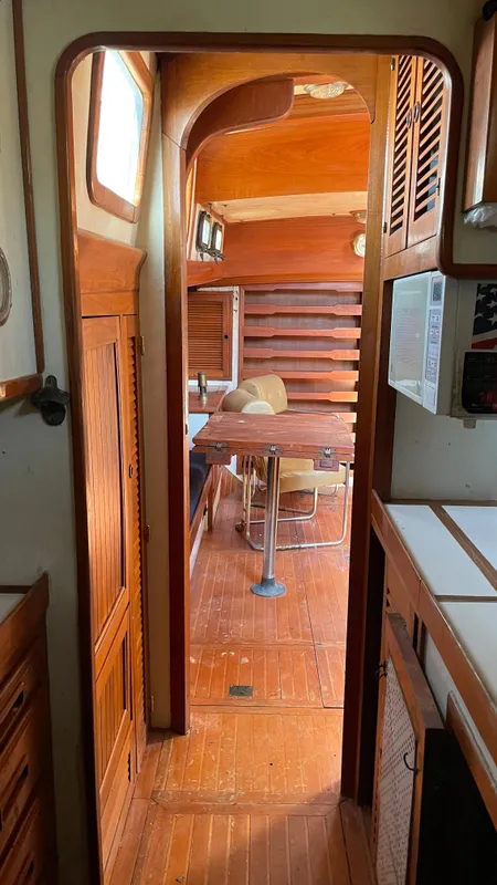 1981 Vagabond Ketch