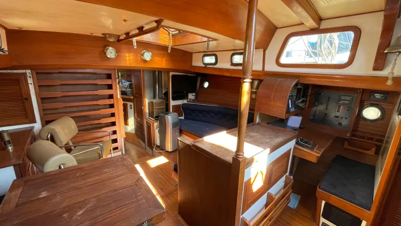 1981 Vagabond Ketch