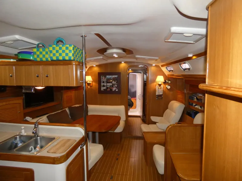 2009 Catalina 470