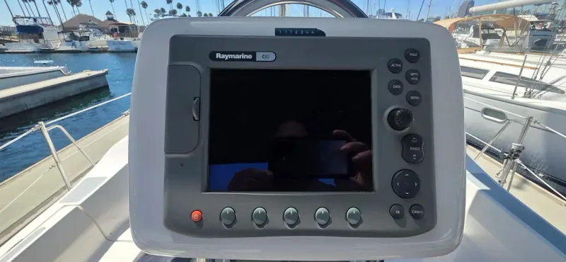 2005 Hunter 33