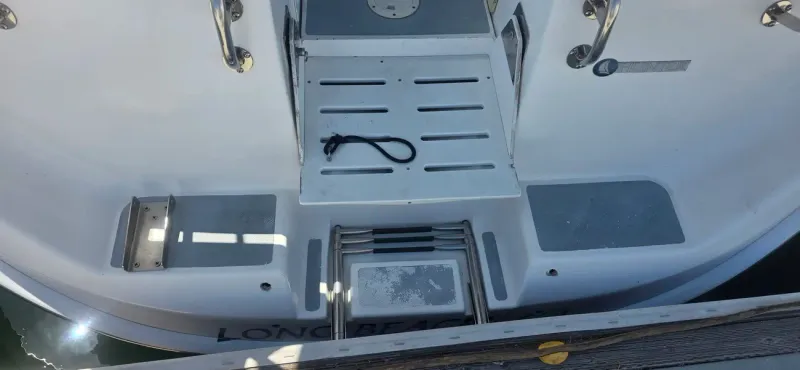 2005 Hunter 33