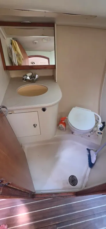 2005 Hunter 33
