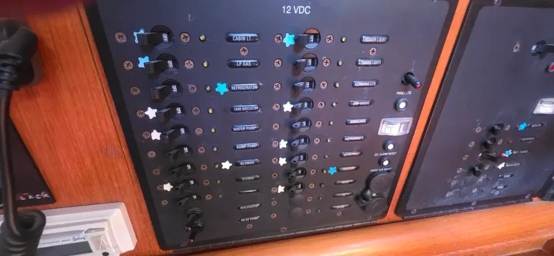 2005 Hunter 33