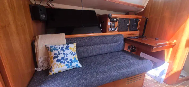 2005 Hunter 33