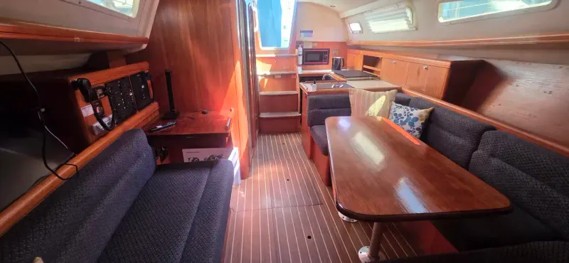 2005 Hunter 33