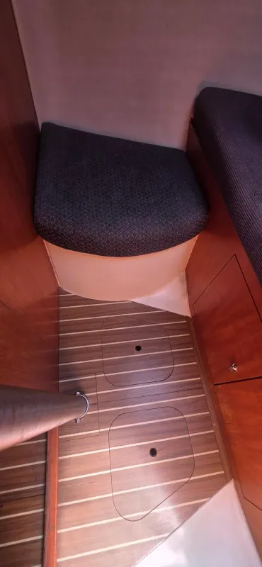 2005 Hunter 33