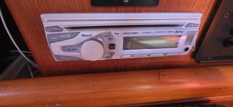 2005 Hunter 33