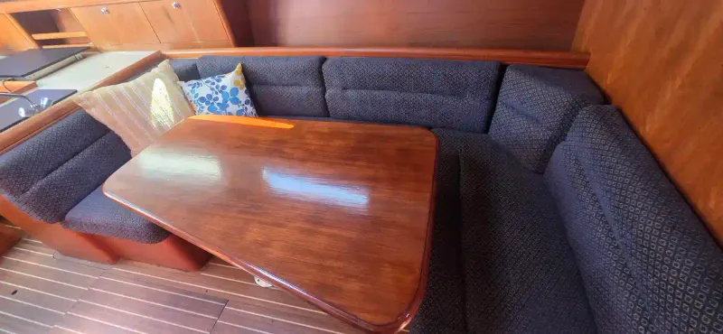 2005 Hunter 33