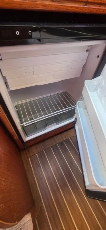 2005 Hunter 33