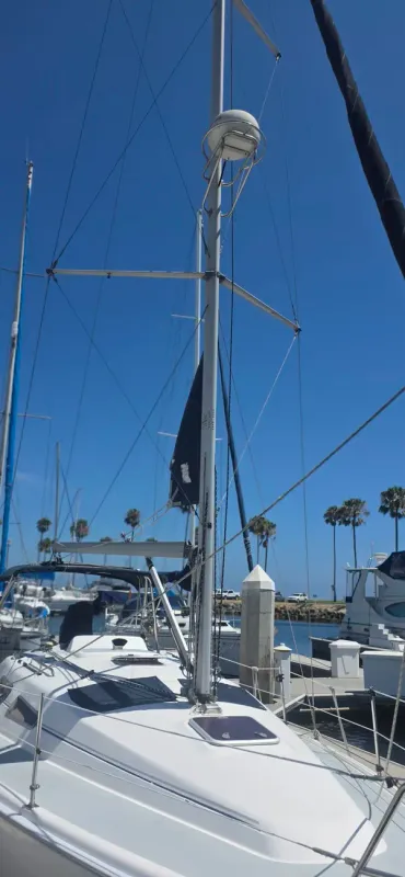 2005 Hunter 33