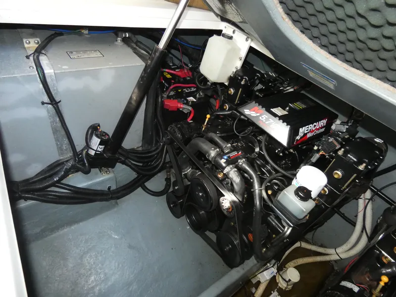 2001 Sea Ray Sundancer 310