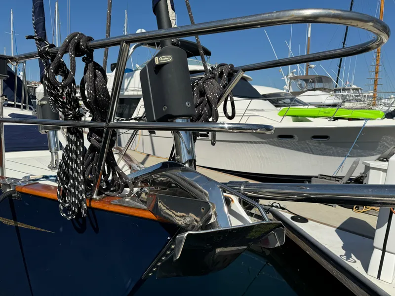2000 Tayana Center Cockpit