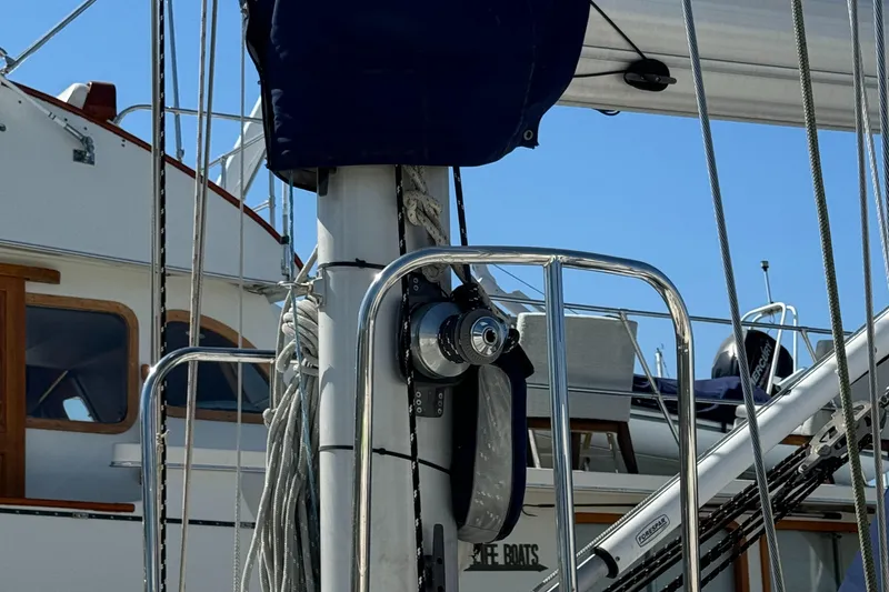 2000 Tayana Center Cockpit