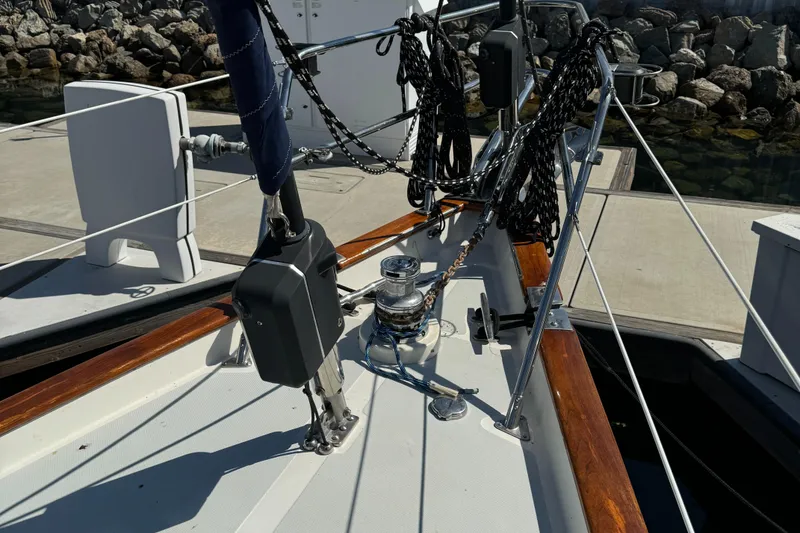 2000 Tayana Center Cockpit