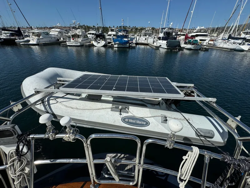 2000 Tayana Center Cockpit