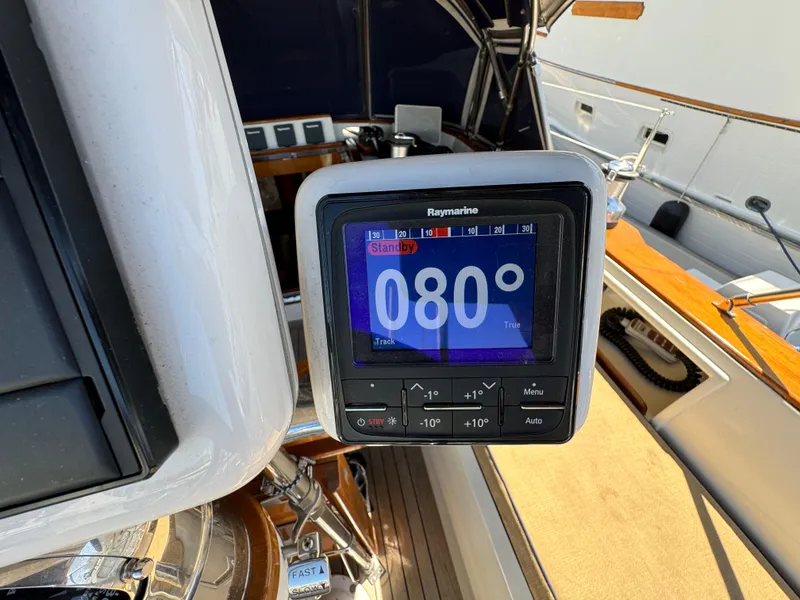 2000 Tayana Center Cockpit