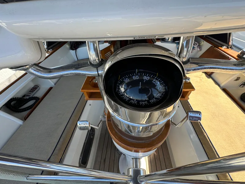 2000 Tayana Center Cockpit