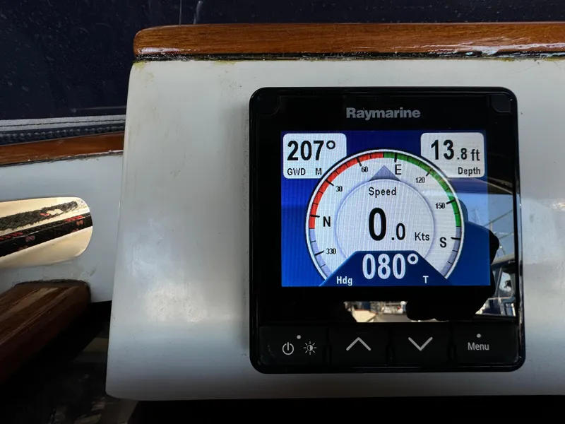 2000 Tayana Center Cockpit