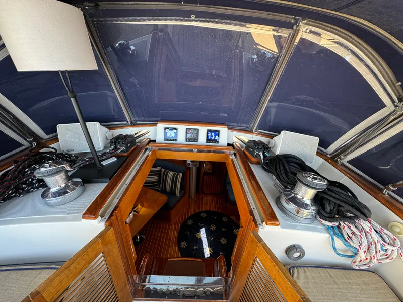 2000 Tayana Center Cockpit