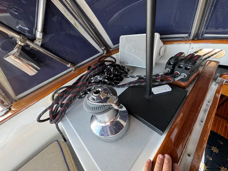 2000 Tayana Center Cockpit