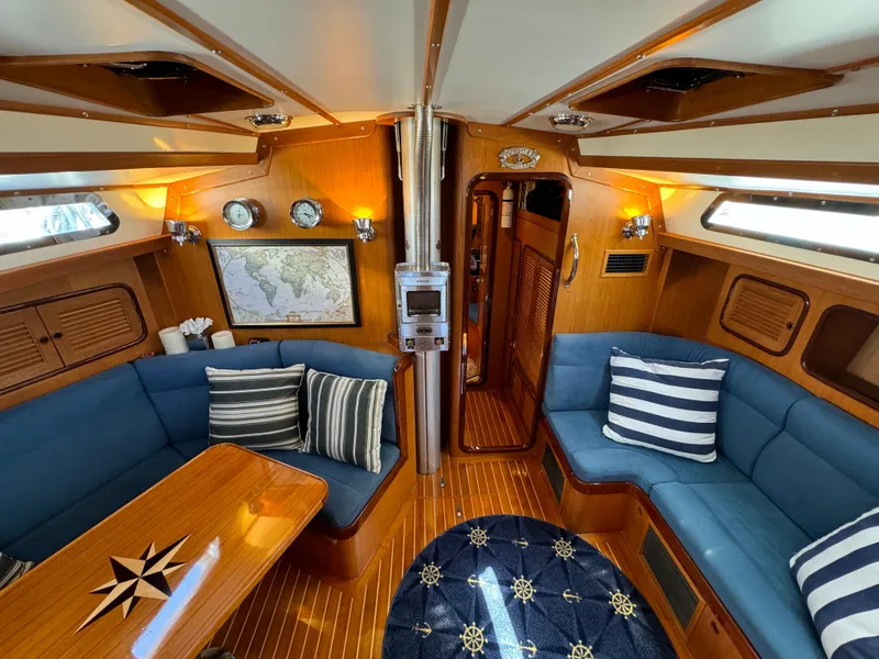 2000 Tayana Center Cockpit