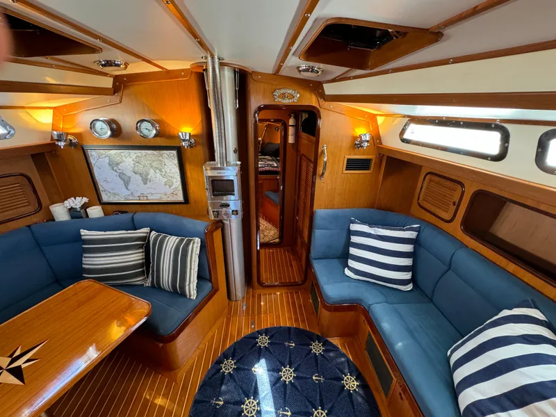 2000 Tayana Center Cockpit