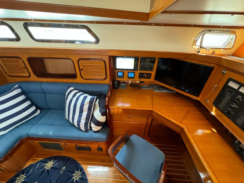 2000 Tayana Center Cockpit