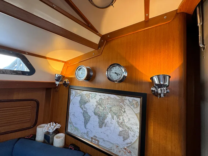 2000 Tayana Center Cockpit