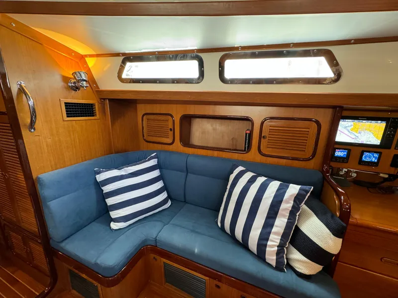 2000 Tayana Center Cockpit
