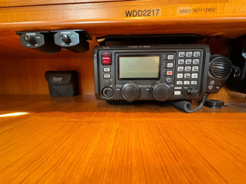 2000 Tayana Center Cockpit