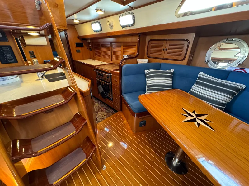 2000 Tayana Center Cockpit