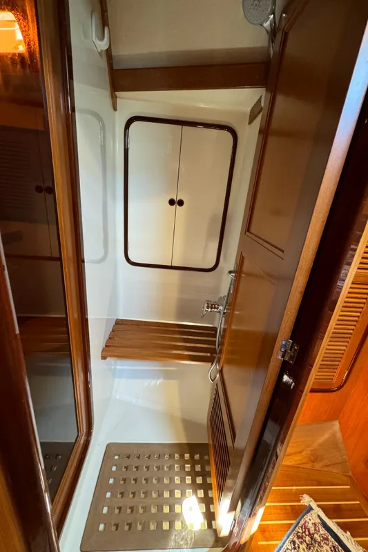 2000 Tayana Center Cockpit