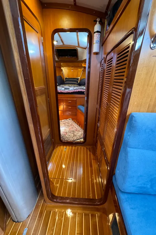 2000 Tayana Center Cockpit