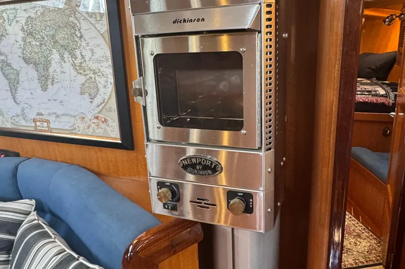 2000 Tayana Center Cockpit